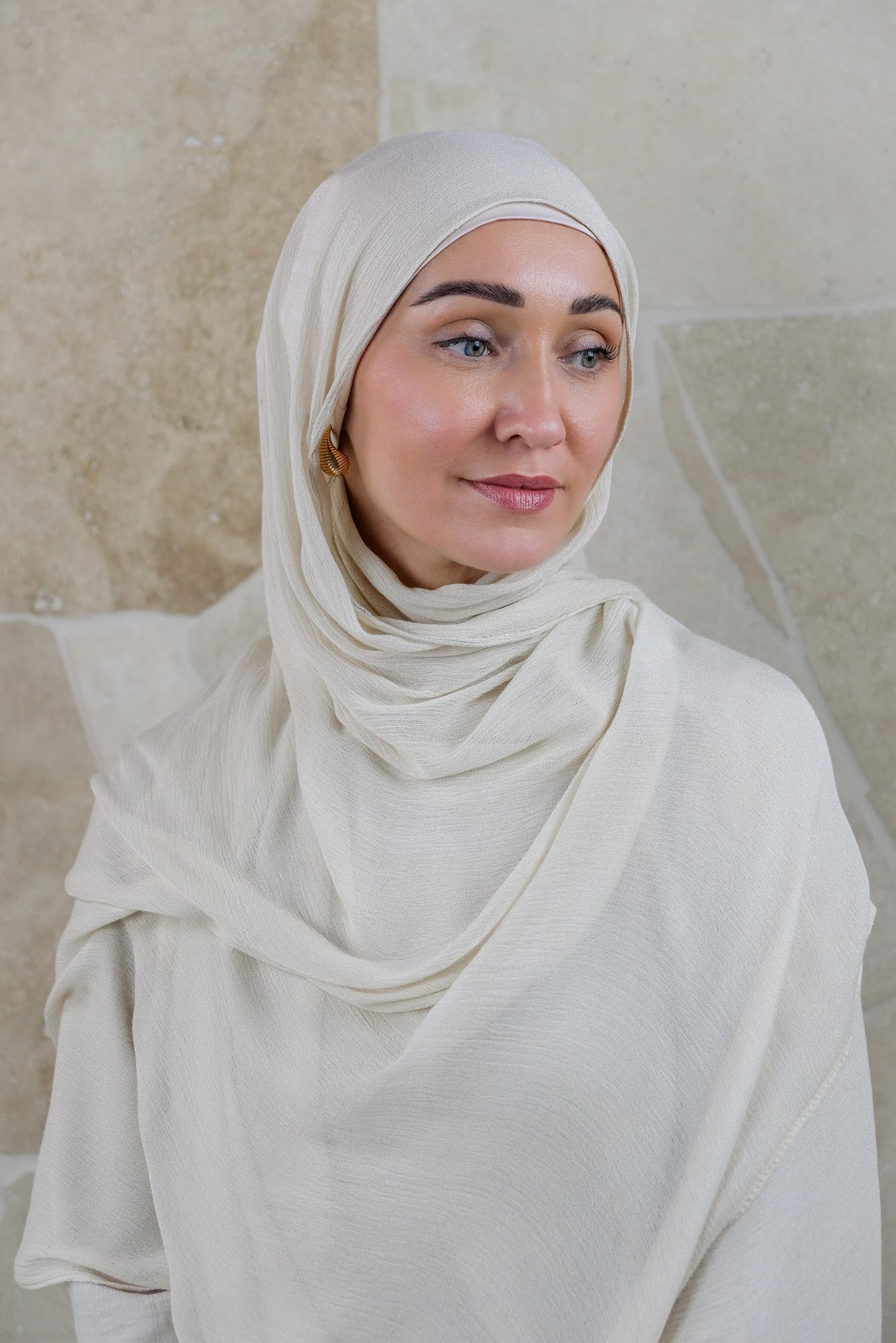 Soft Crinkle Rayon Hijab – Cream